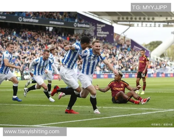 球赛现场足球明星精彩瞬间照片集锦展现运动魅力与团队精神 球赛现场足球明星精彩瞬间照片集锦展现运动魅力与团队精神