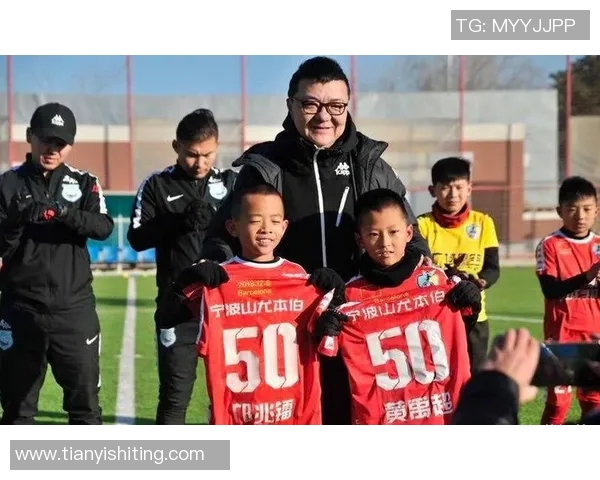 中韩足球直播盛况董路解说精彩瞬间回顾与分析